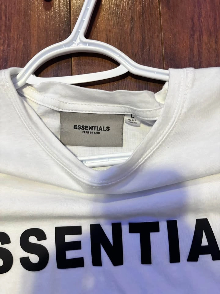 Essentials shirt size large - photo 3