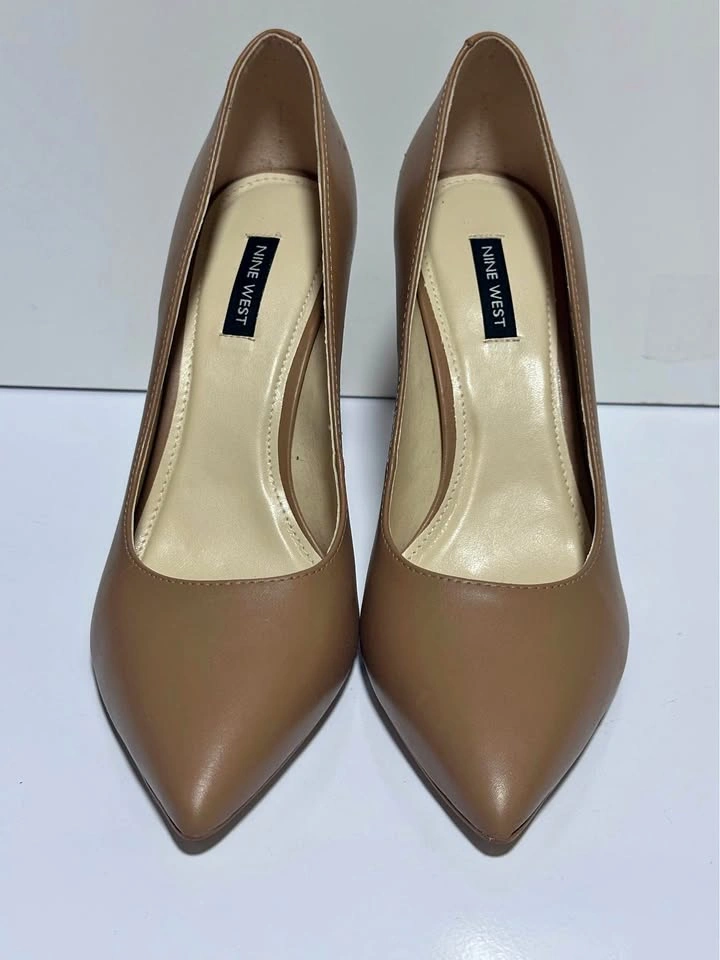 NEW Nine West "Tatiana" Pointed Toe Pumps — Natural/Nude (Size 9
