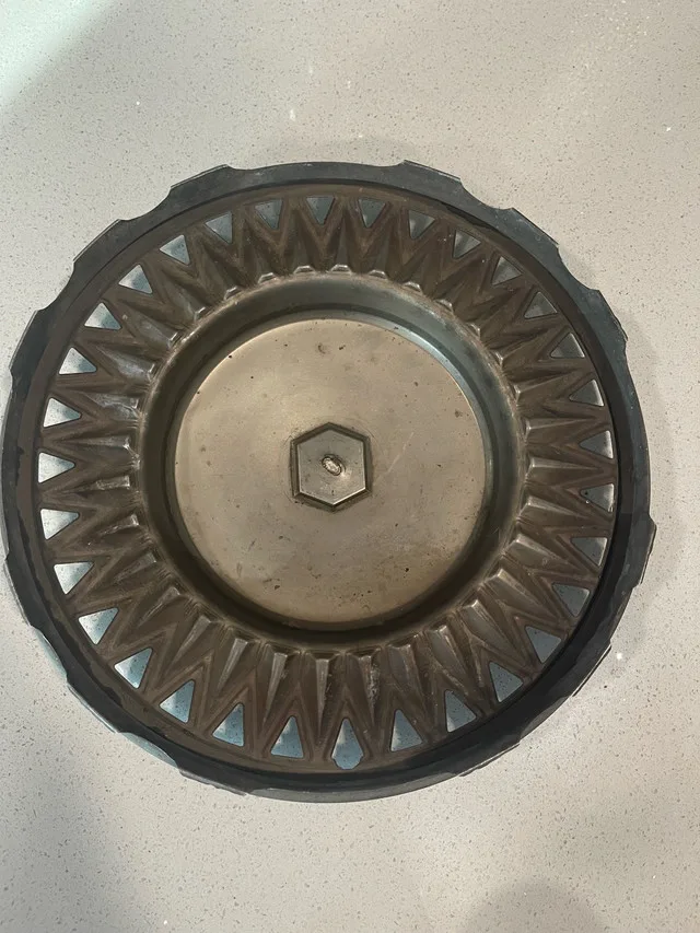 Chevrolet Malibu 1979 to 1981 Hubcap image indicator(3)