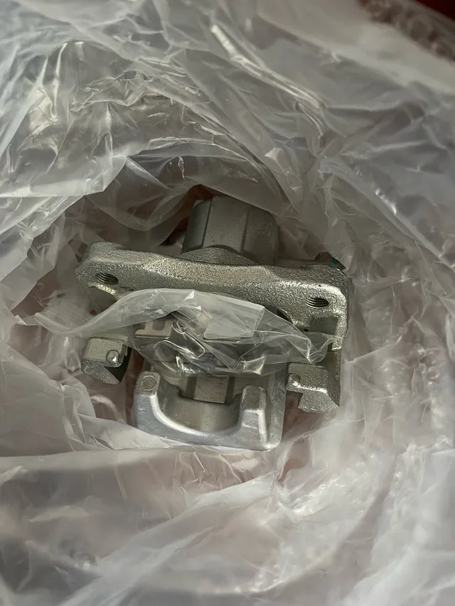 Toyota Rav 4 Rear Beake Caliper NEW in box image indicator(2)
