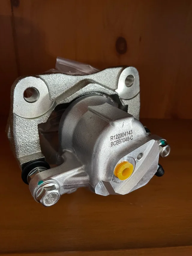 Toyota Rav 4 Rear Beake Caliper NEW in box image indicator(3)