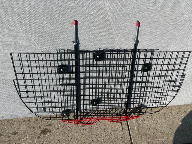 Pet Divider for SUV Car Van. great condition