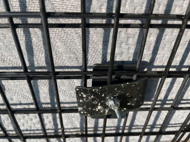 Pet Divider for SUV Car Van. great condition - photo 2