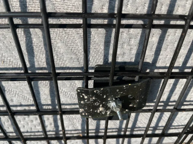 Pet Divider for SUV Car Van. great condition image indicator(2)