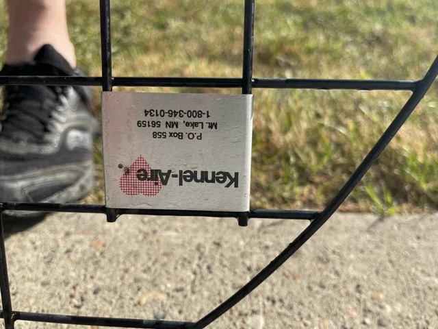 Pet Divider for SUV Car Van. great condition image indicator(5)