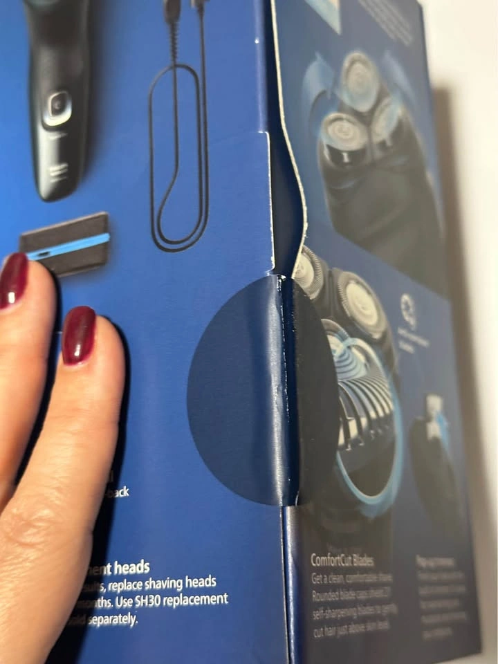 NEW SEALED Philips Norelco Shaver 2600 - Wet & Dry Electric Shav - photo 3