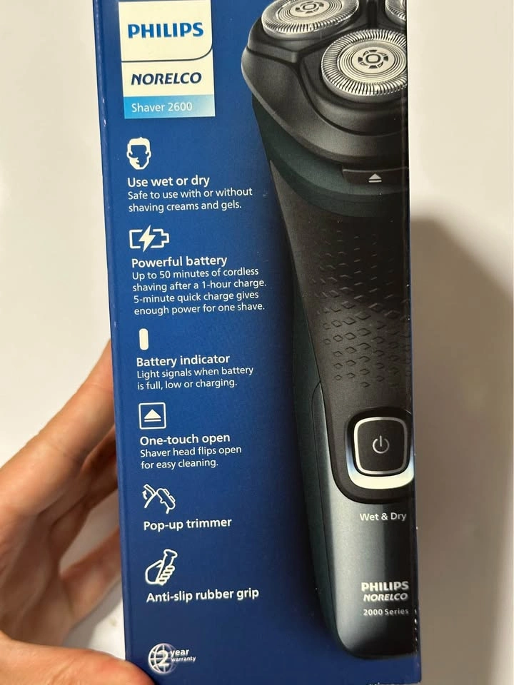 NEW SEALED Philips Norelco Shaver 2600 - Wet & Dry Electric Shav - photo 4