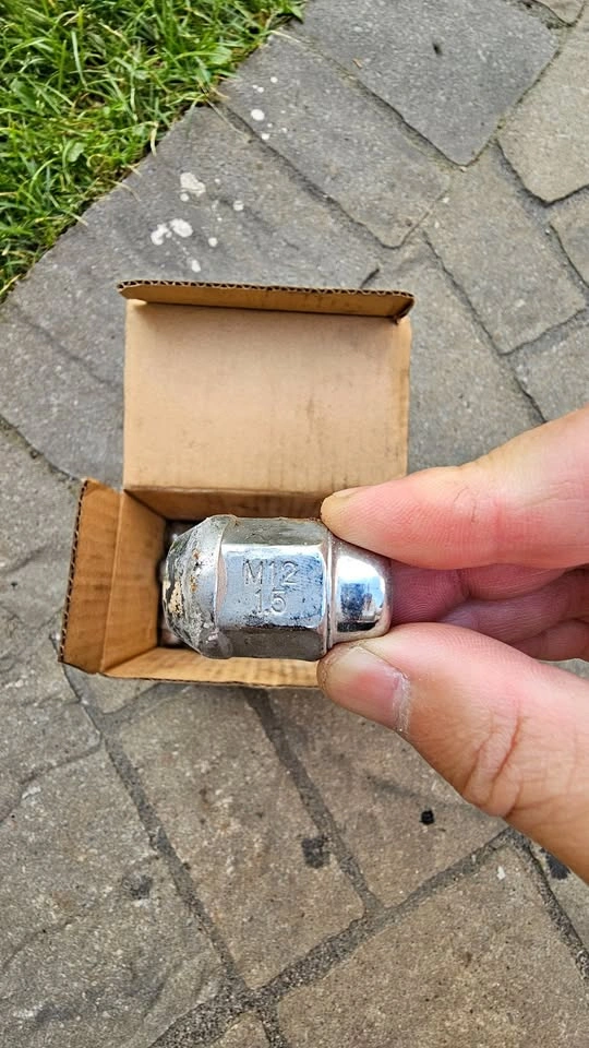 20 Aluminum lug nuts M12x1.5 conical/cone seat