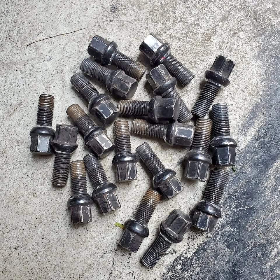 20 wheel bolts 14x1.5 ball seat