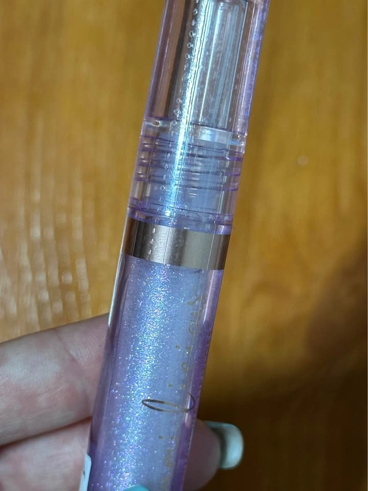 L.A. Girl Lip Gloss GLG935 “Glow Up” — Shimmer — 0.1 fl oz - photo 3