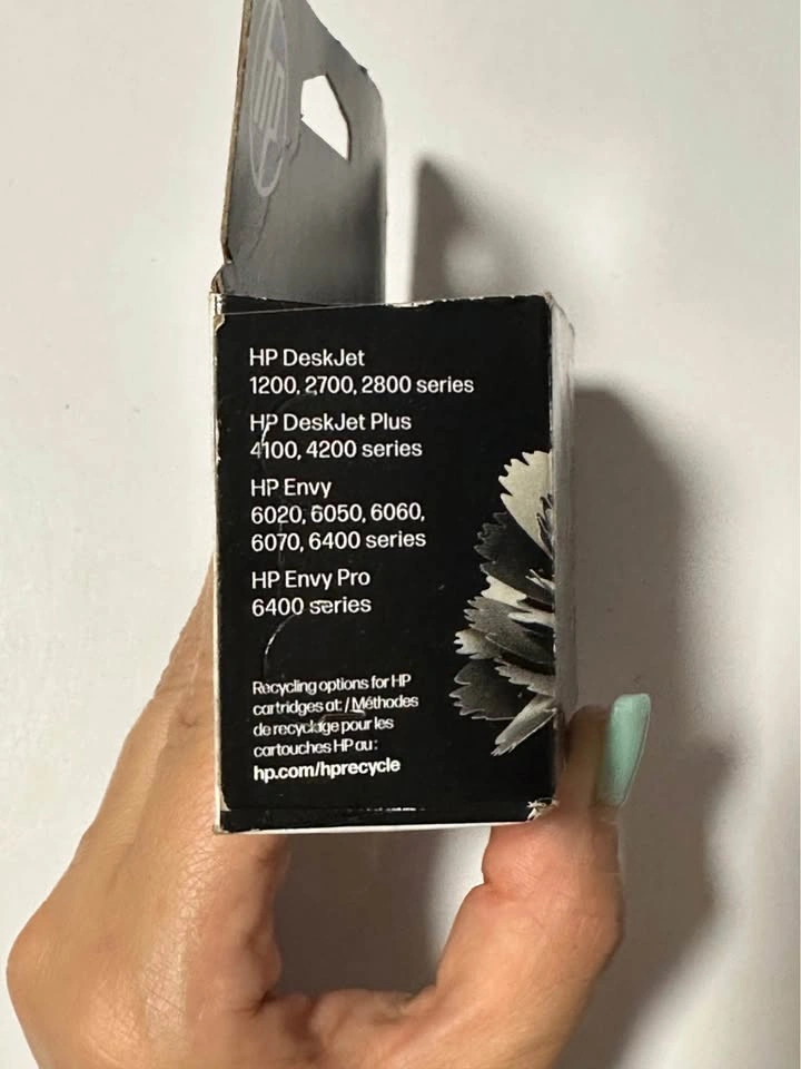 HP 67 Black Ink Cartridge - Sealed Box - photo 3