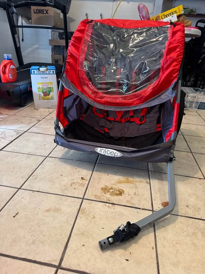 InStep Two-Seat Tow-Behind Bike Trailer (Red/Gray) - photo 2