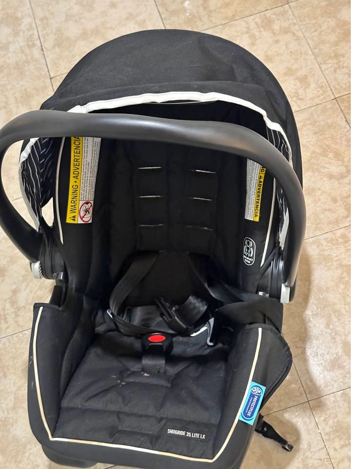 Graco SnugRide 35 Lite LX Infant Car Seat with Base