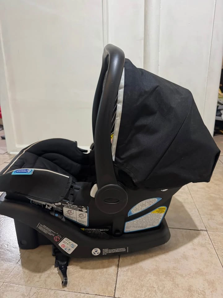 Graco SnugRide 35 Lite LX Infant Car Seat with Base - photo 3