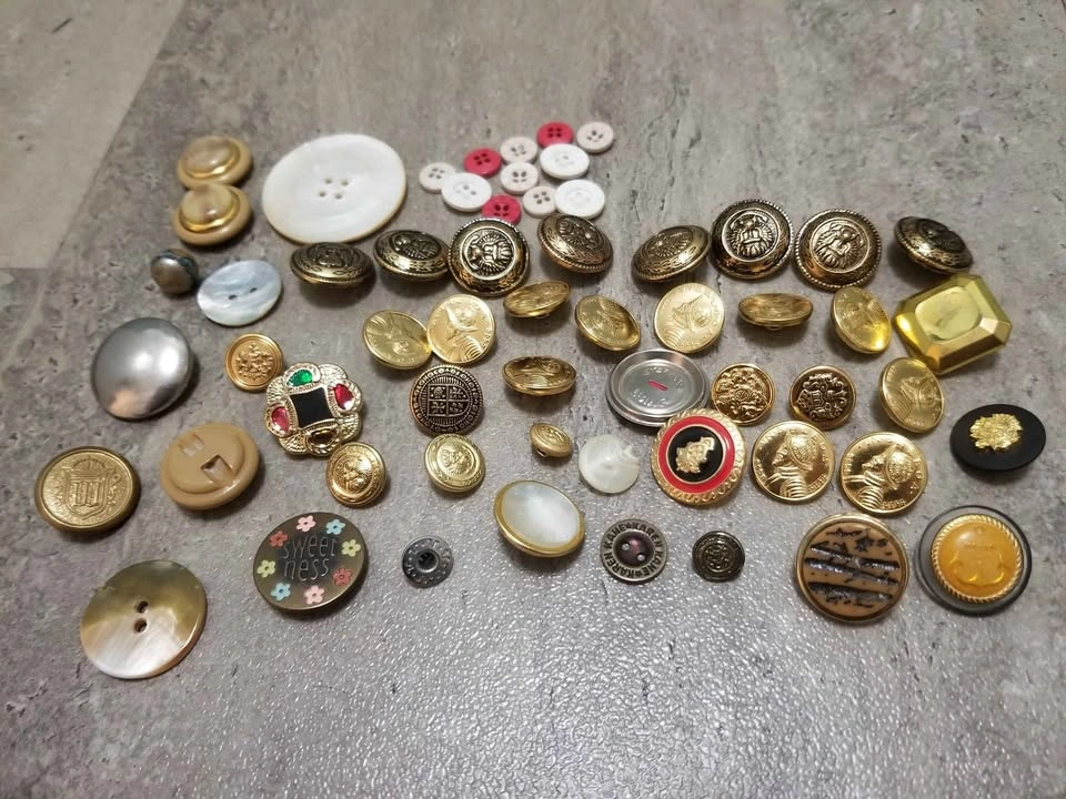 50+ Buttons Some Vintage & Abalone - photo 2