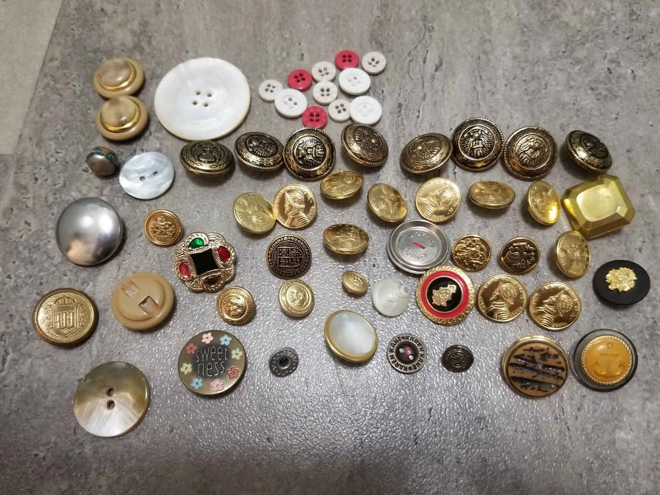 50+ Buttons Some Vintage & Abalone - photo 3