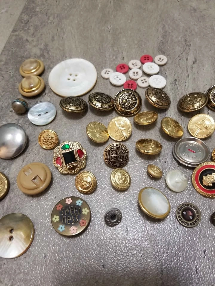 50+ Buttons Some Vintage & Abalone - photo 5