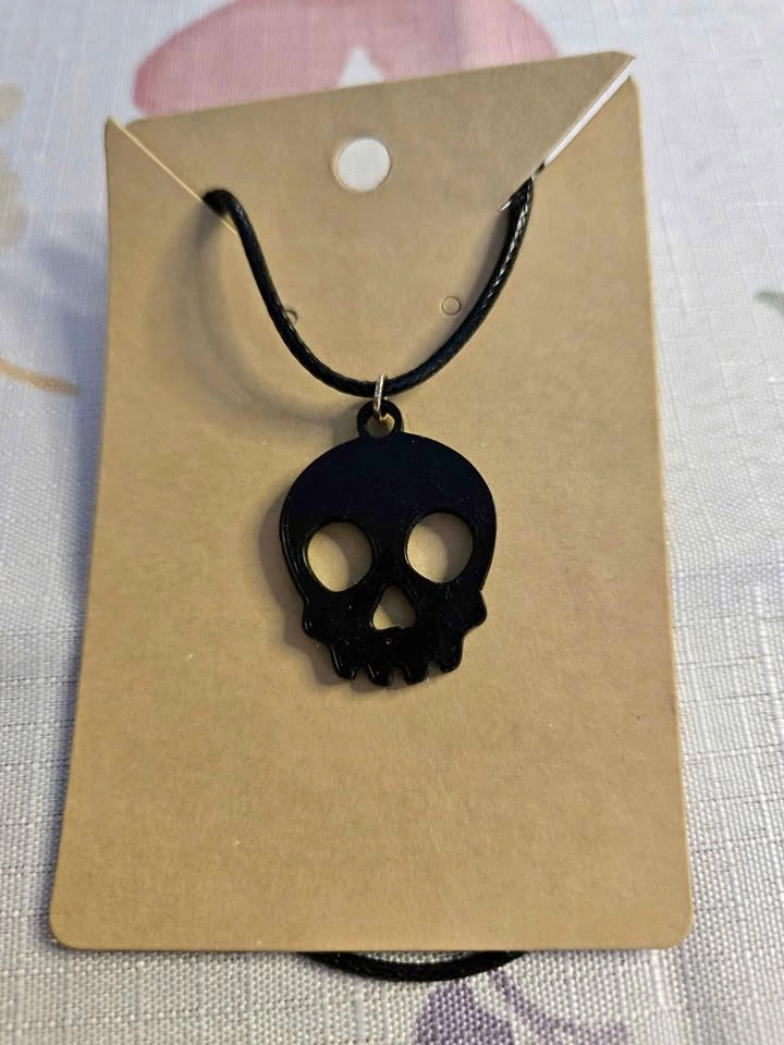 3D Printed Skull Necklace – Black – PLA Pendant