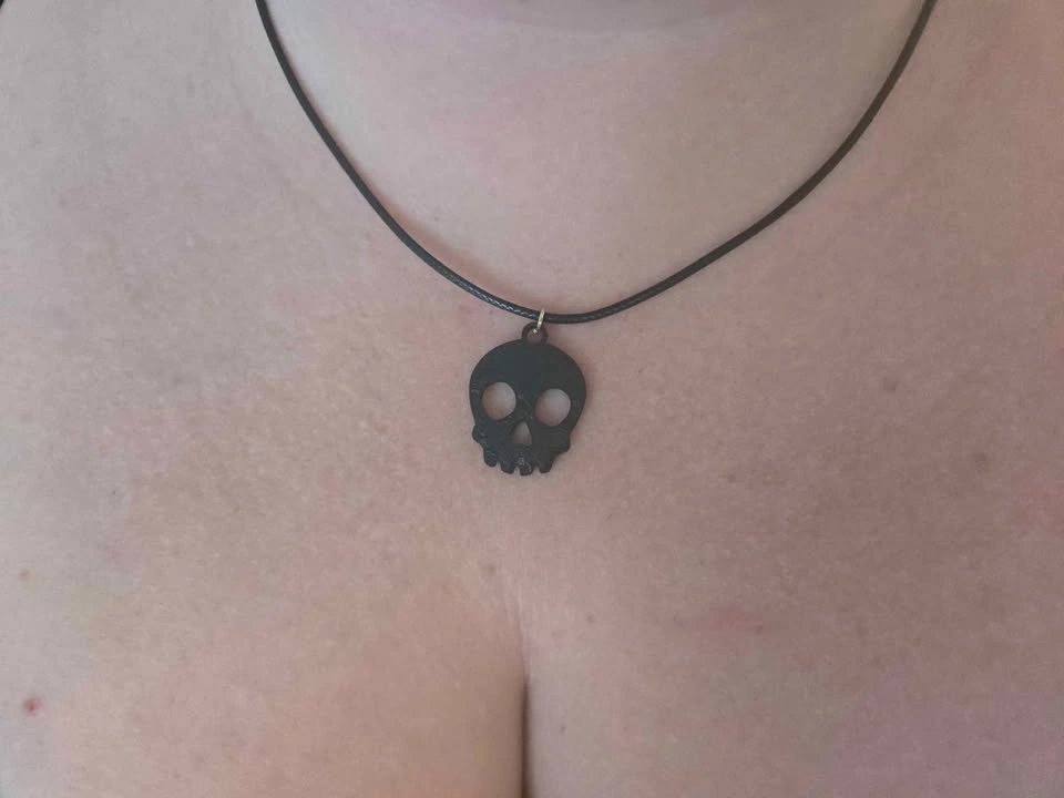 3D Printed Skull Necklace – Black – PLA Pendant - photo 2