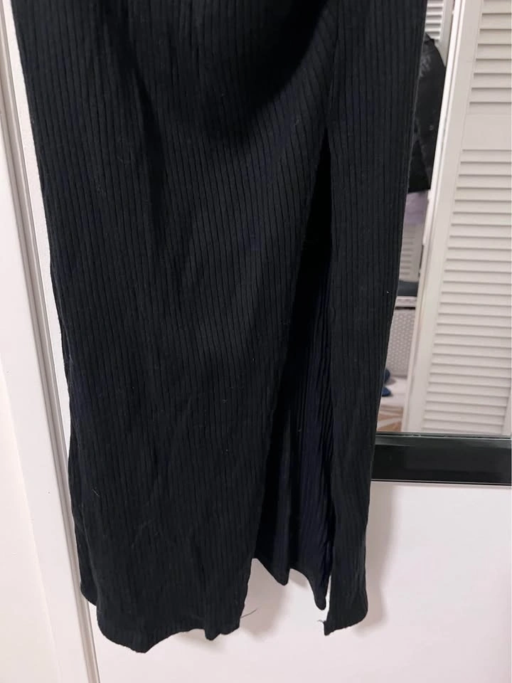 Bodycon dress with a slit - photo 4