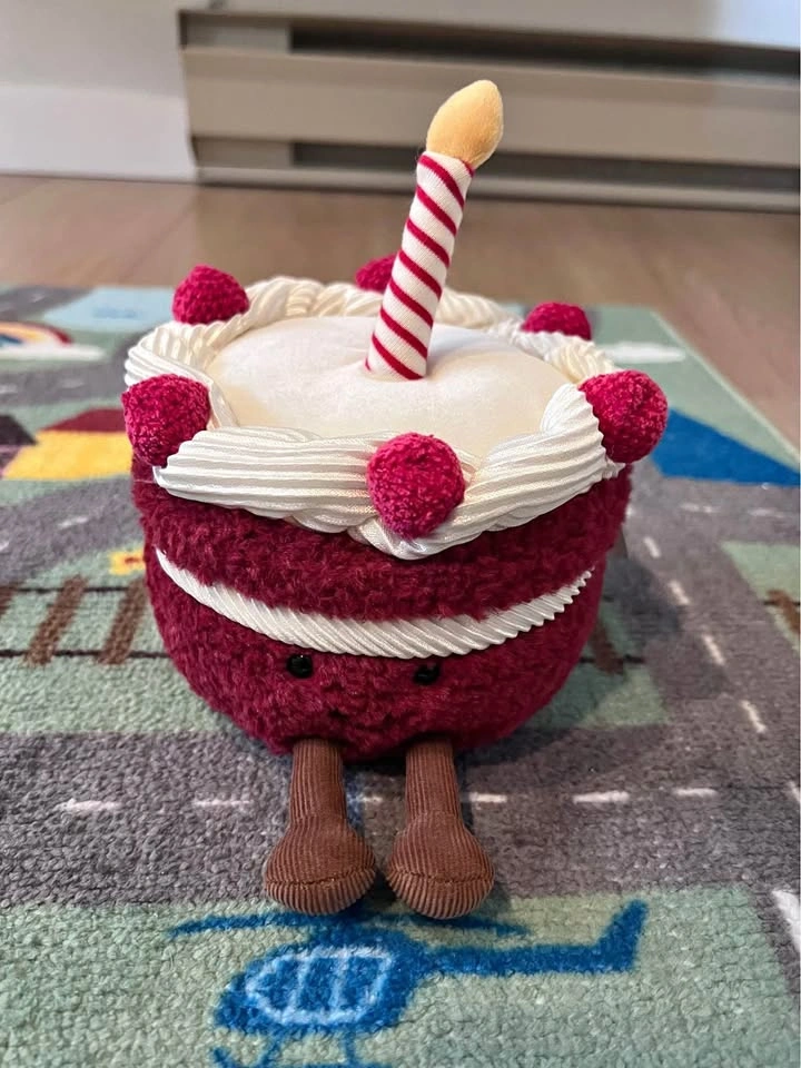 Jellycat Amuseable Red Velvet Cake