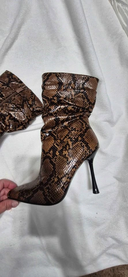 Snakeskin Print Slouchy Stiletto Ankle Boots Size 7 - photo 4