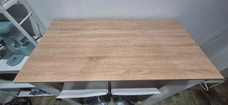 White Bar Table with 2 Adjustable Stools - photo 2