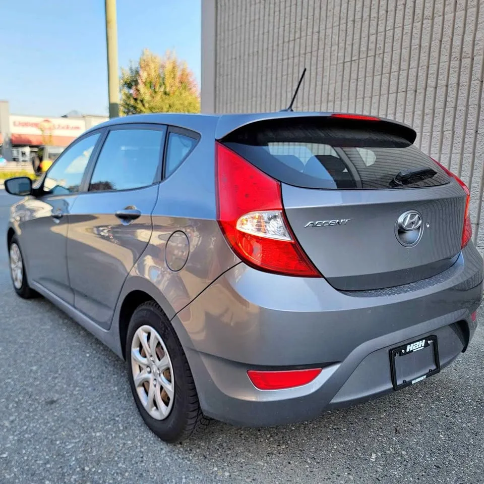 2013 Hyundai Accent thumbnail