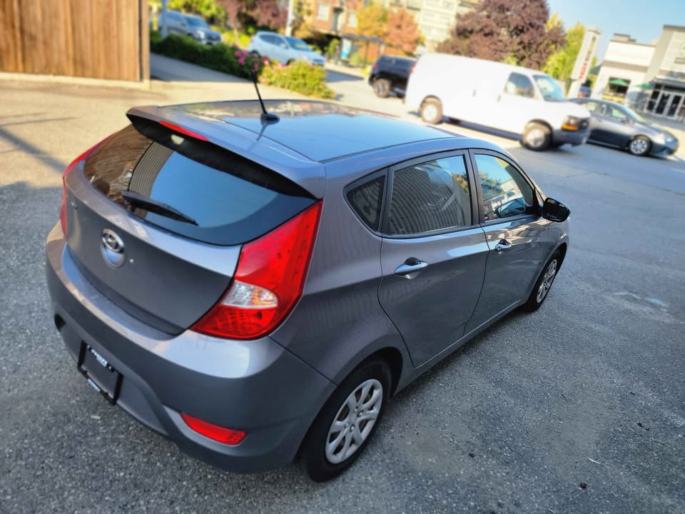 2013 Hyundai Accent - photo 3