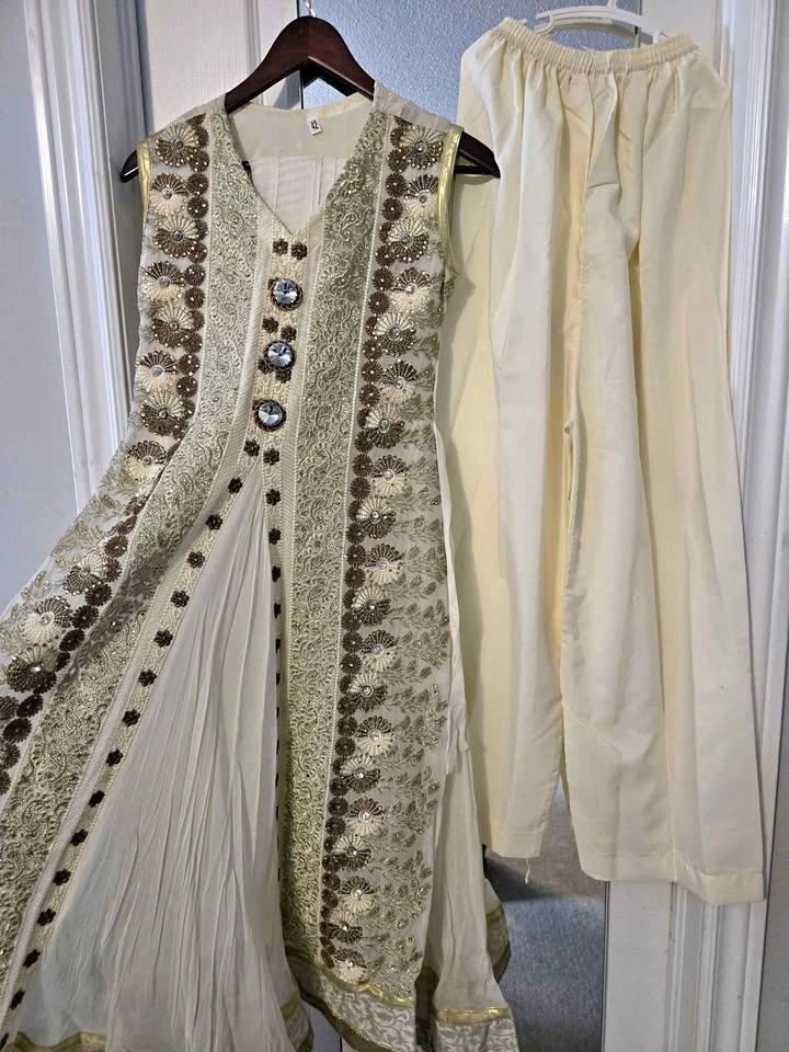 Brand new shalwar kameez for girls (sleeves included)