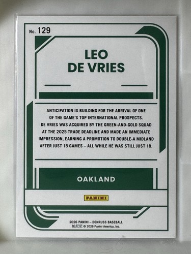 2026 Donruss Rated Prospect Red/Blue Laser Leo de Vries - photo 2