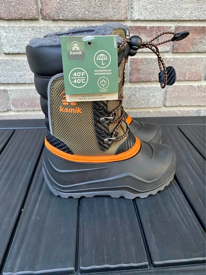 Kamik Snow Boots size 10T boy kids