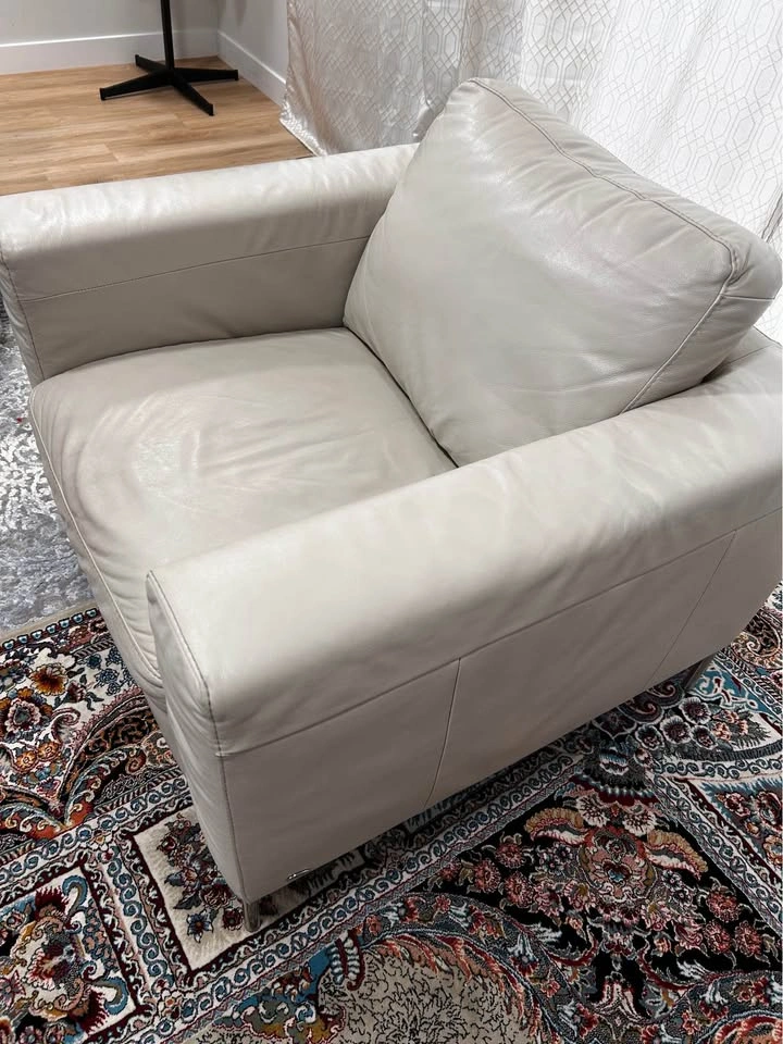 Cream Leather Chair – Like New - photo 2