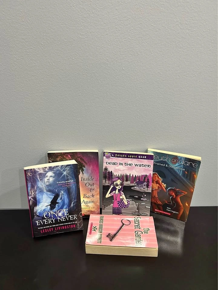 Mixed tween book bundle