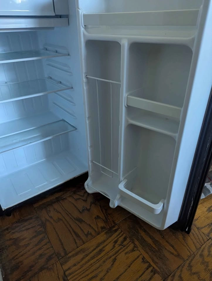 Danby Mini Fridge - photo 3