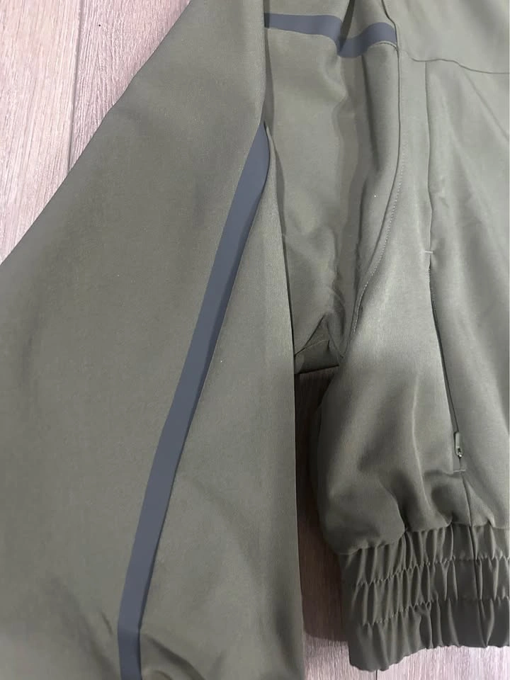 NEW Under armour cropped zip up jacket - photo 3
