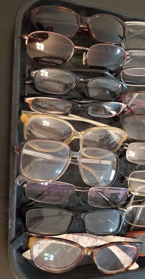 Bulk Lot of 18 Assorted Eyeglasses and Sunglasses - photo 4