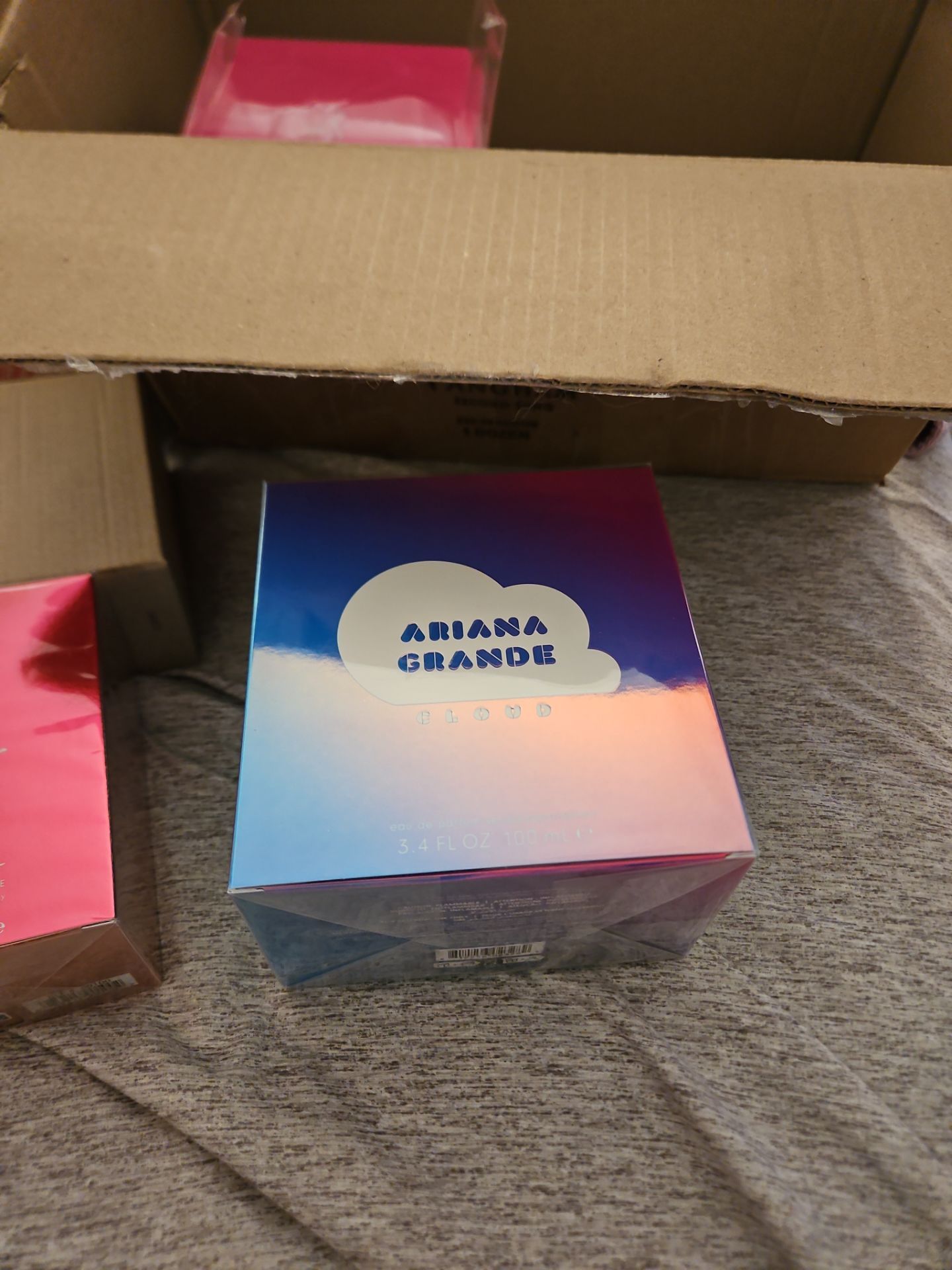 Ariana Grande CLOUD