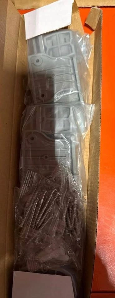 New in Box MomCozy Retractable Gate, Grey - photo 4