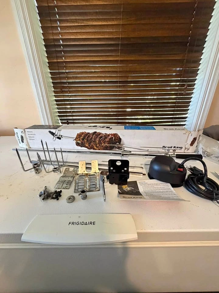 Broil King Universal Rotisserie Kit