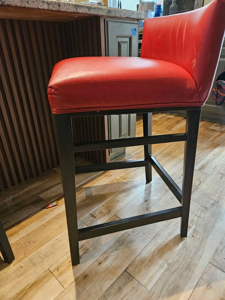 4 red counter high stool. Commercial grade - photo 2