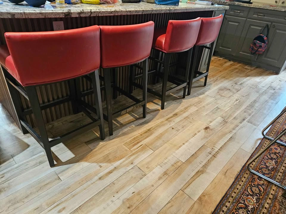 4 red counter high stool. Commercial grade - photo 3
