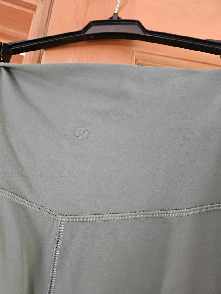 Lululemon skirt size 10 - photo 3