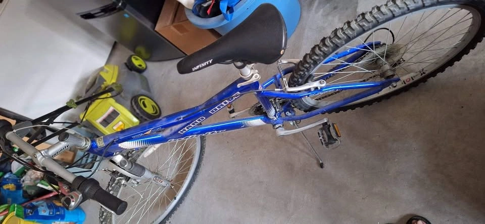 Infinity hard drive 21 speed mountain bike (read description) - photo 2
