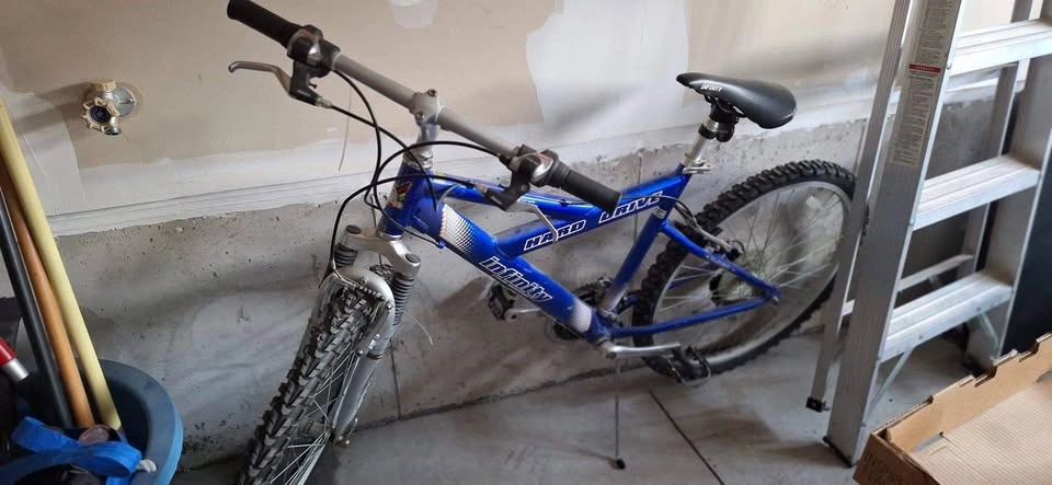 Infinity hard drive 21 speed mountain bike (read description) - photo 3