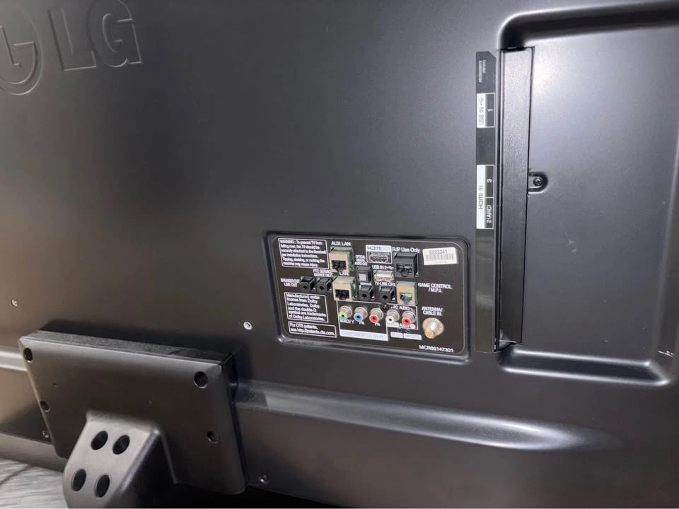 55 inch LG TV - photo 4
