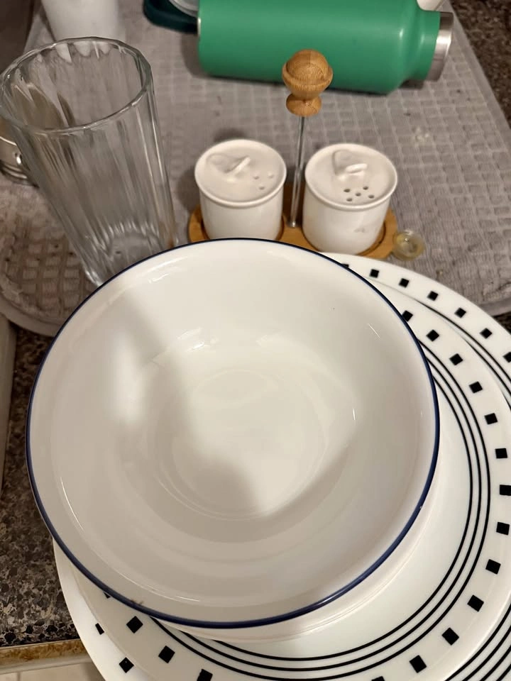 Corelle Dish set