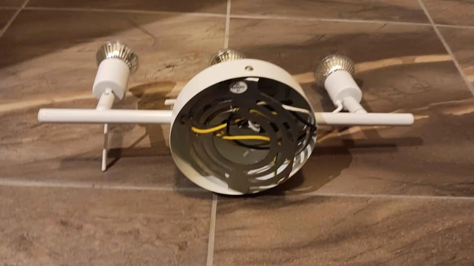 White 3-Light Track Lighting Fixture - photo 2