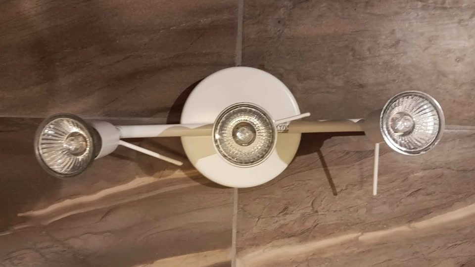 White 3-Light Track Lighting Fixture - photo 3