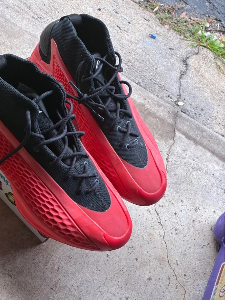 Mens basketball sneakers - photo 2